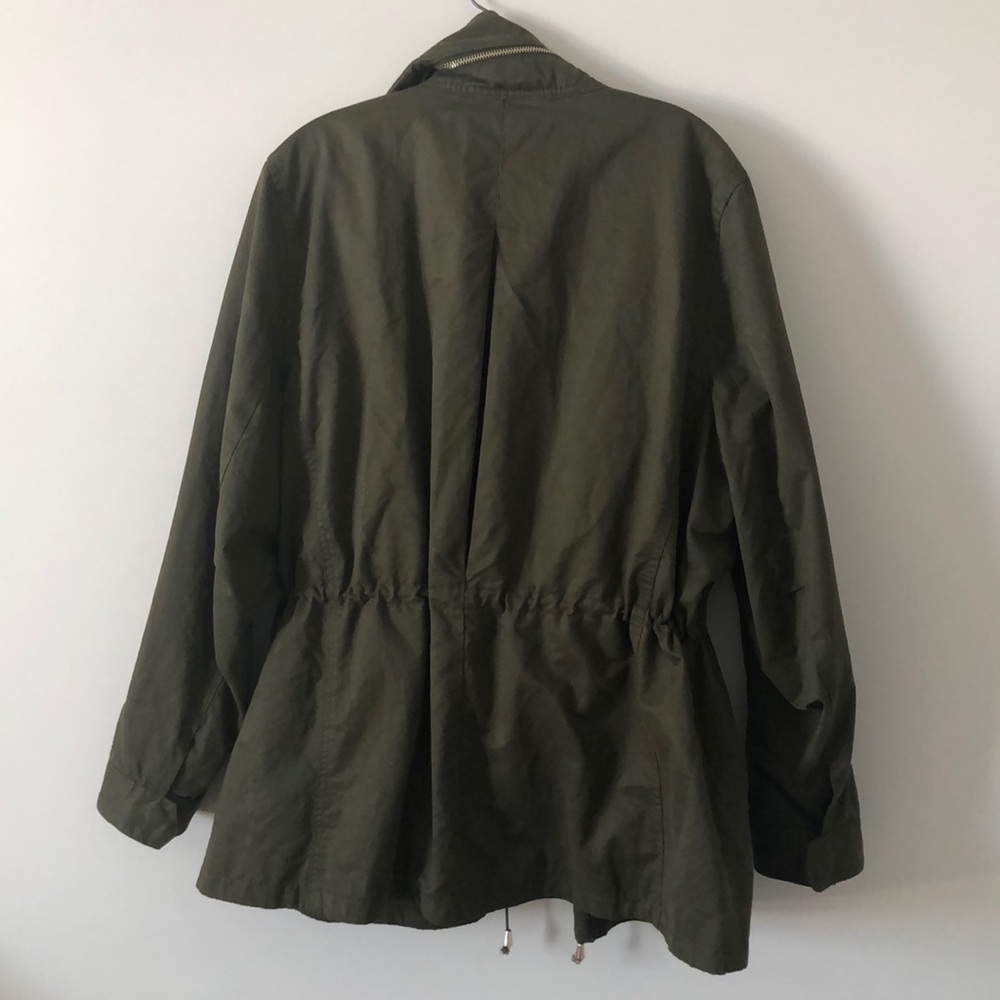 Lightweight zip up jacket. - Picture 2 of 4